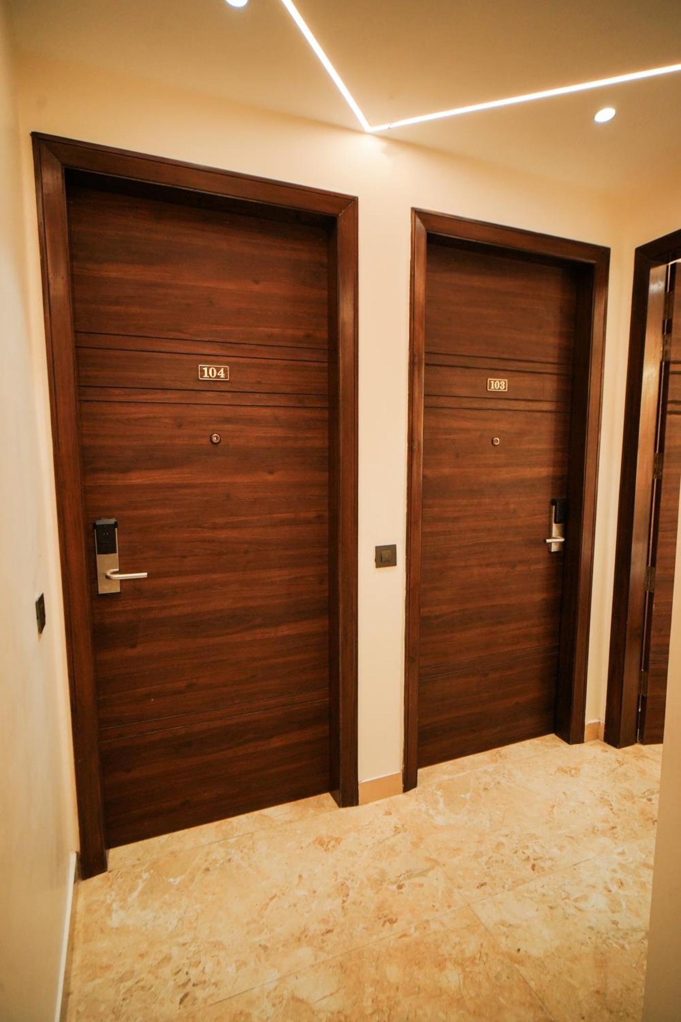 Hotel Ammison Inn & Suites Амритсар Екстериор снимка