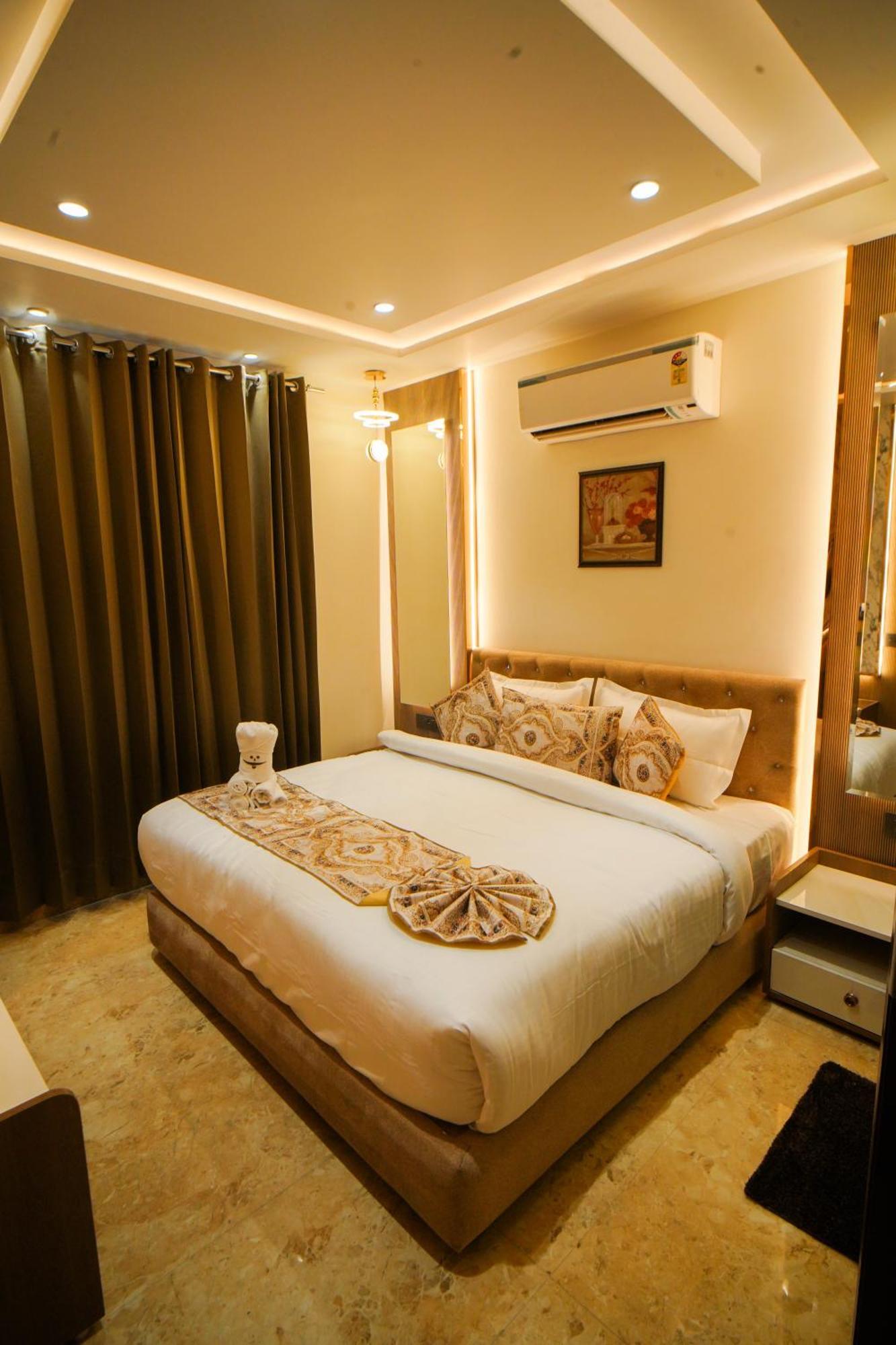 Hotel Ammison Inn & Suites Амритсар Екстериор снимка